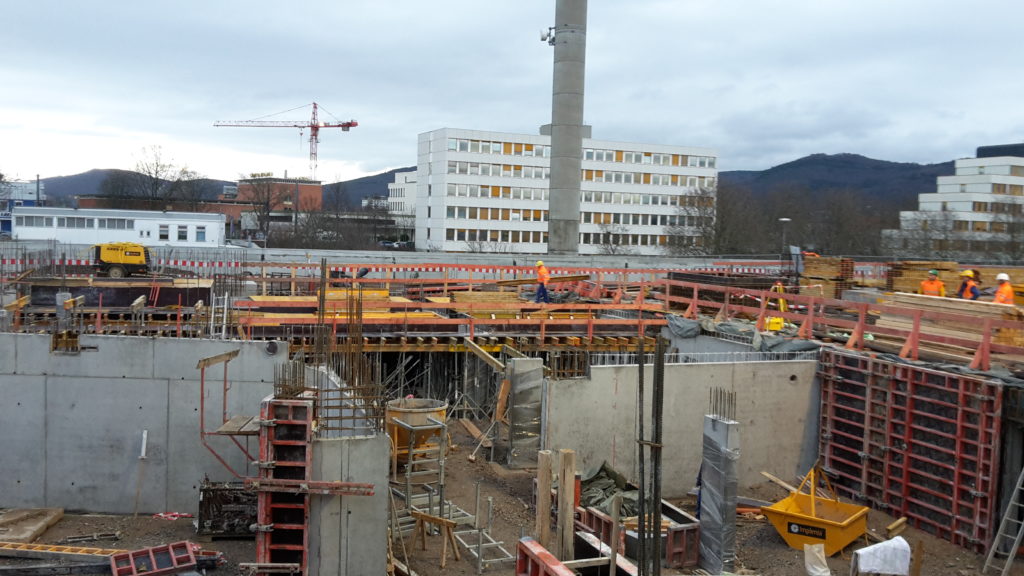 Heidelberg Village Bahnstadt Bildertagebuch Bautagebuch Herstellen der Deckenschalung zwischen Treppenhaus 1 von Bauteil A und der Brandwand zu Bauteil B