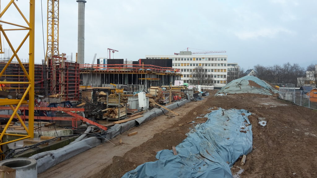 Heidelberg Village Bahnstadt Bildertagebuch Bautagebuch Bauteil B: Herstellen Wandschalung über 1. OG aus Richtung Tiefgarageneinfahrt