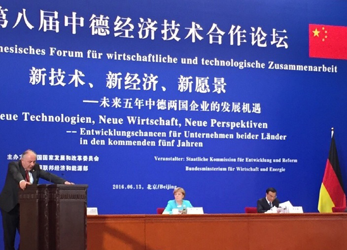 Deutsch-Chinesischen Forum für wirtschaftliche und technologische Zusammenarbeit in Peking